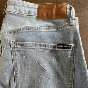 Men’s light wash CK jeans size 34